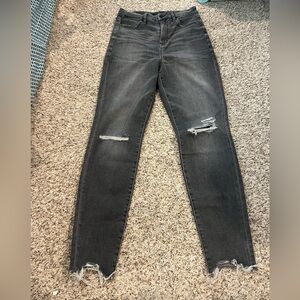 American Eagle Outfitters Women's Black Distressed Skinny Jeans